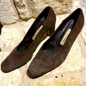 Proxy, made in Spain. 2.5” heel. Size 9. Brown Suede.